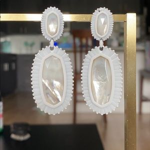 Kendra Scott kaki earrings